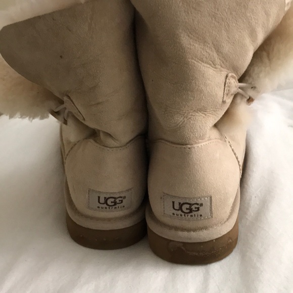 Bailey button uggs - Picture 3 of 6